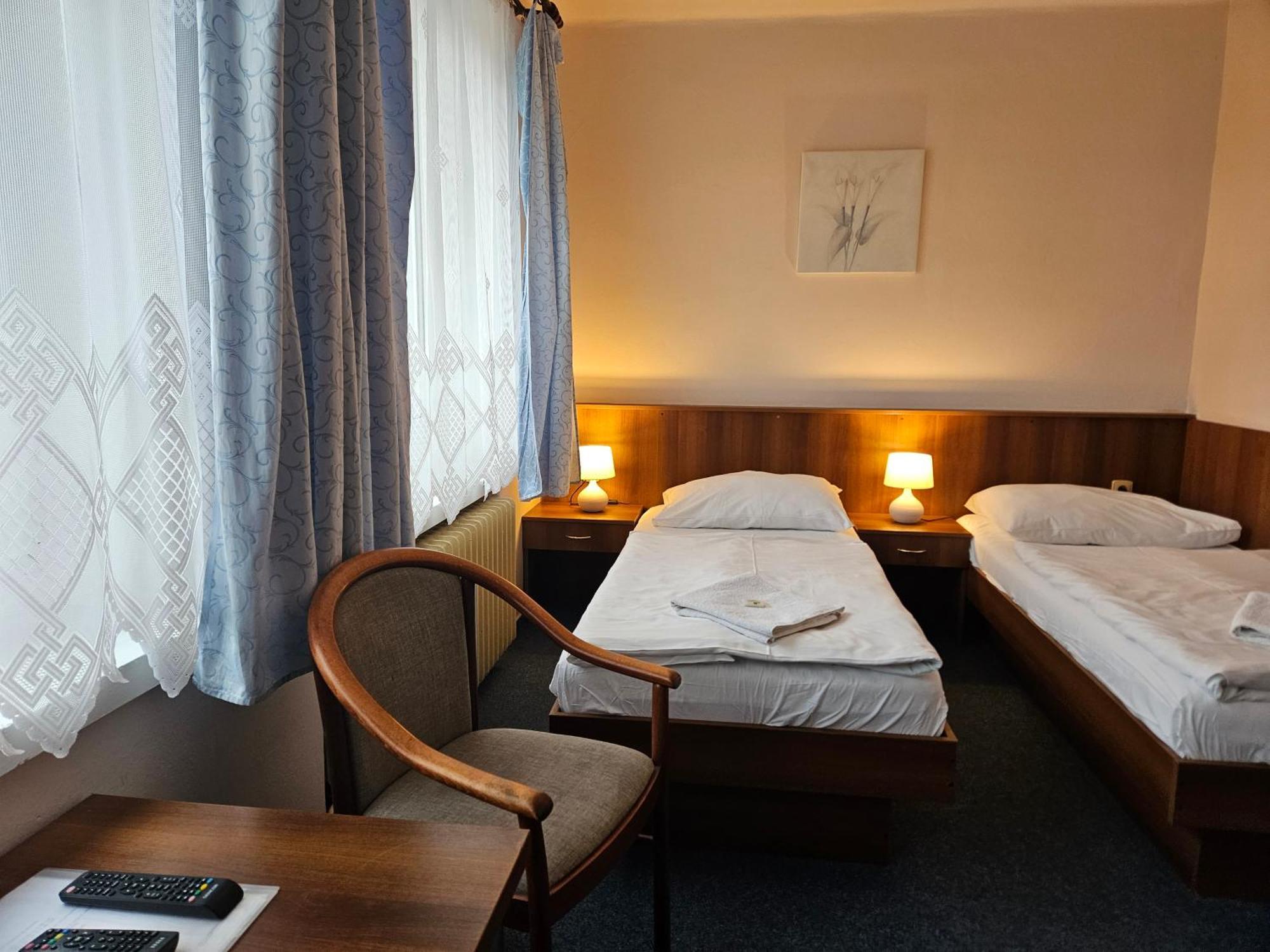 Hotel Trim Pardubice Kültér fotó