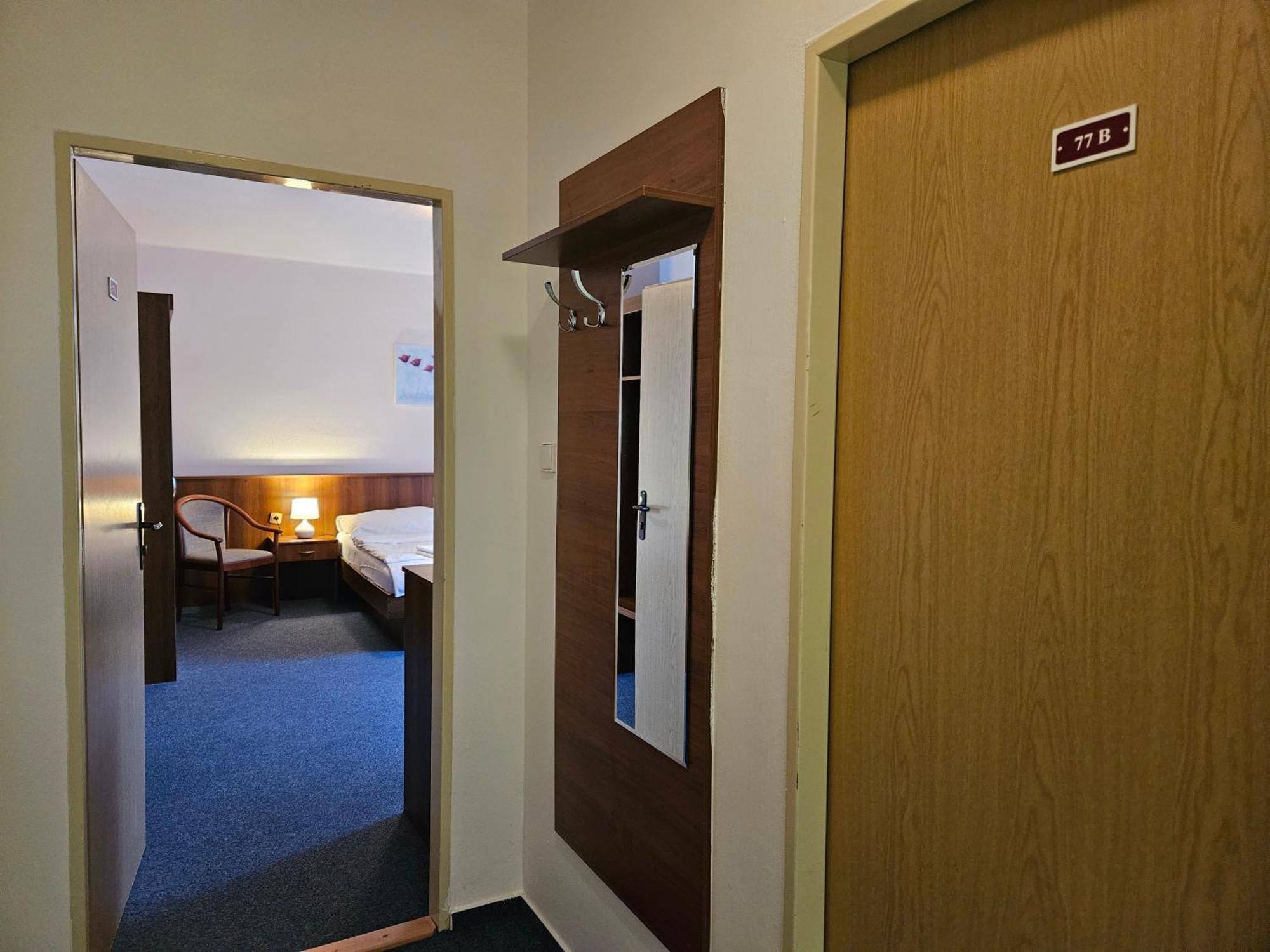 Hotel Trim Pardubice Kültér fotó