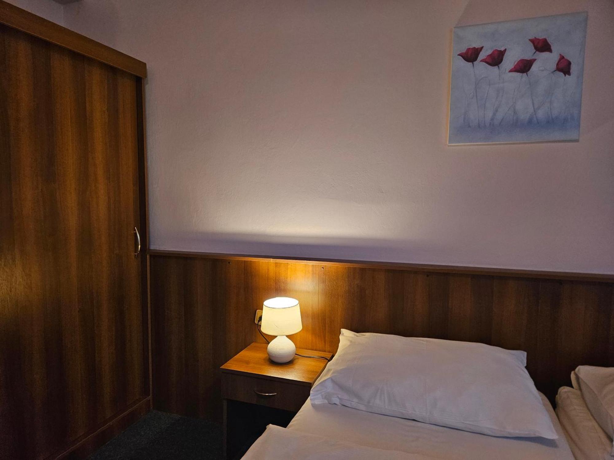 Hotel Trim Pardubice Kültér fotó