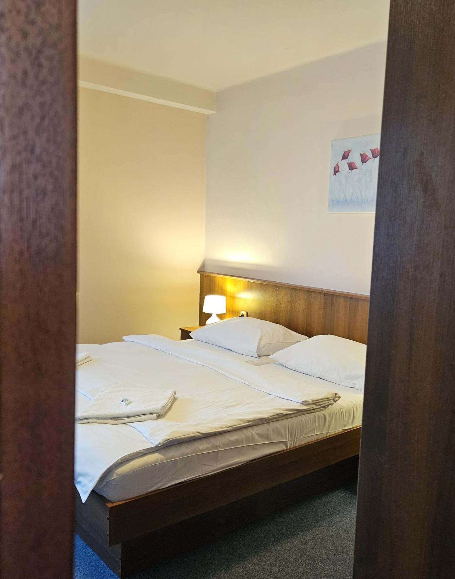 Hotel Trim Pardubice Kültér fotó