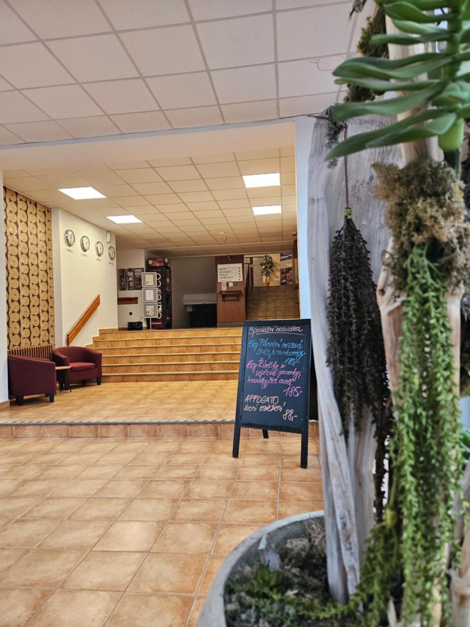 Hotel Trim Pardubice Kültér fotó